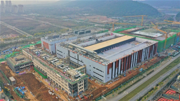 华为国内首个芯片厂房封顶!位于武汉,2089万平方米